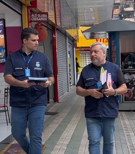 PROCON DE NOVA FRIBURGO PROMOVE AÇÃO EDUCATIVA NAS RUAS PARA COMBATER FRAUDES E ABUSOS NA SEMANA DO CONSUMIDOR