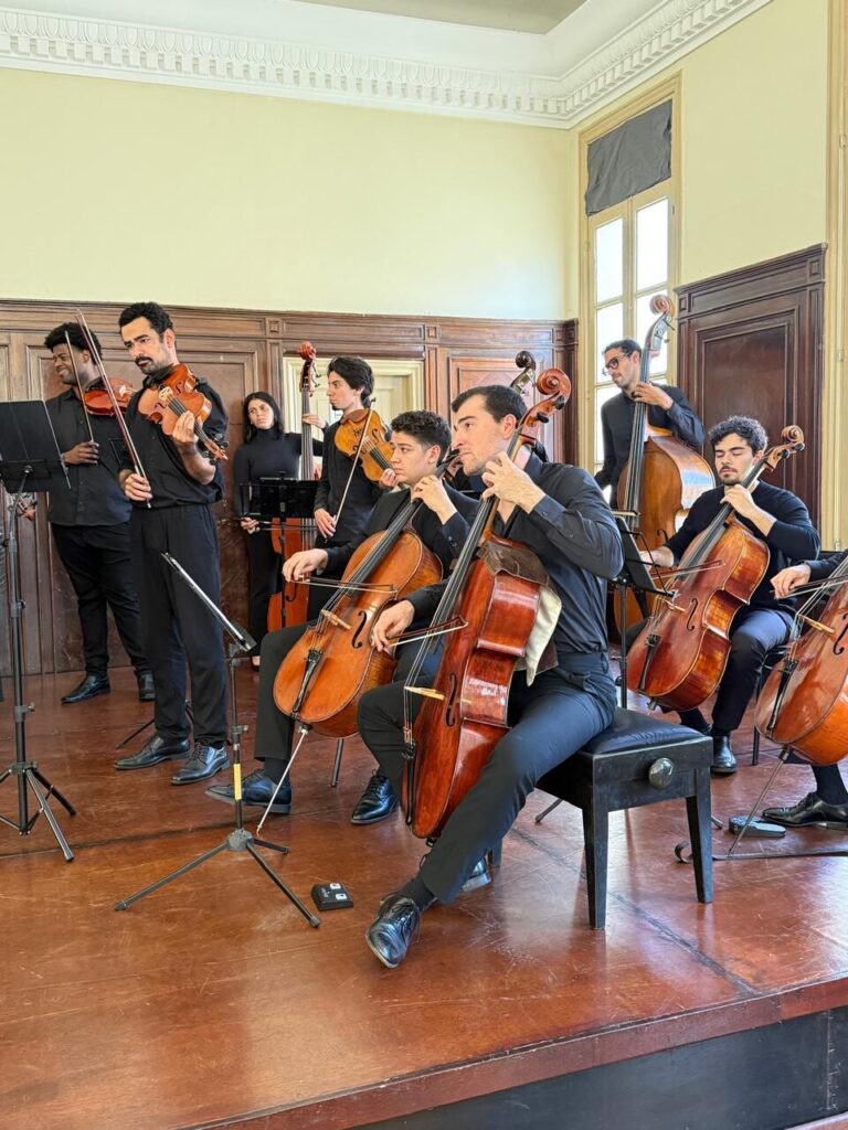 ALUNOS DA REDE MUNICIPAL DE EDUCAÇÃO PRESTIGIAM O ESPETÁCULO “SERTÃO E SERENATA”