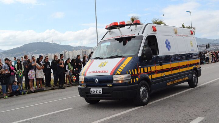 ambulance Brazil — Maria Fernanda Cassias