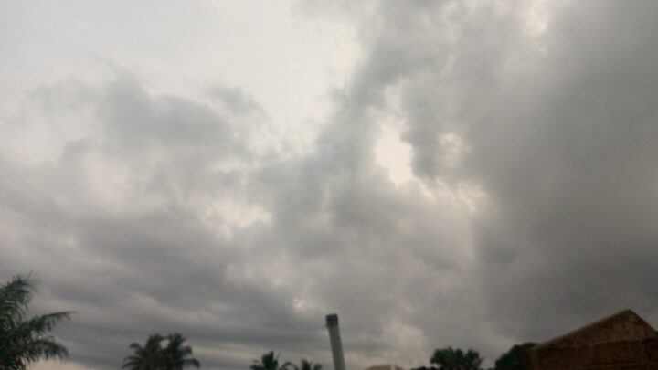 cloudy sky rain — Azorbli