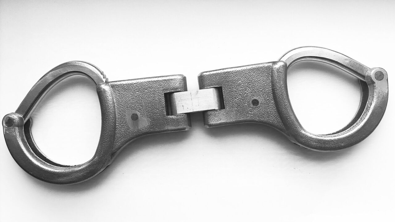 handcuffs — Lupus in Saxonia
