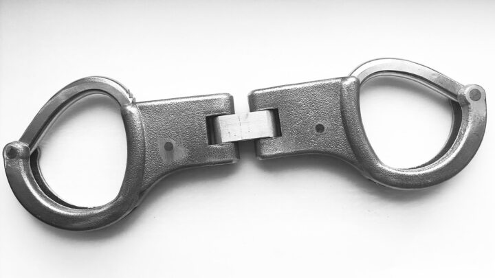 handcuffs — Lupus in Saxonia