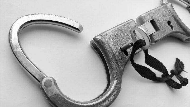 handcuffs — Lupus in Saxonia