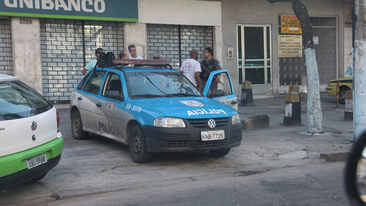 police car street Brazil — Alex Rio Brazil